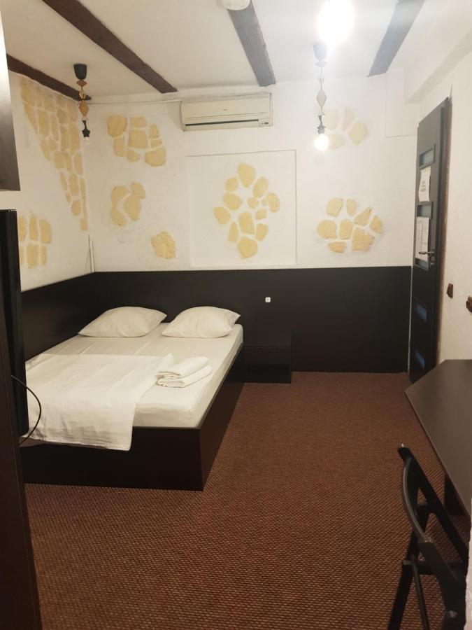 Mpoint Motel Bucarest Extérieur photo
