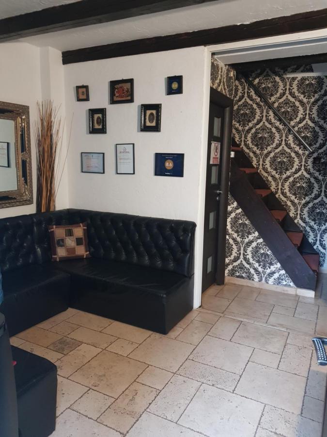 Mpoint Motel Bucarest Extérieur photo